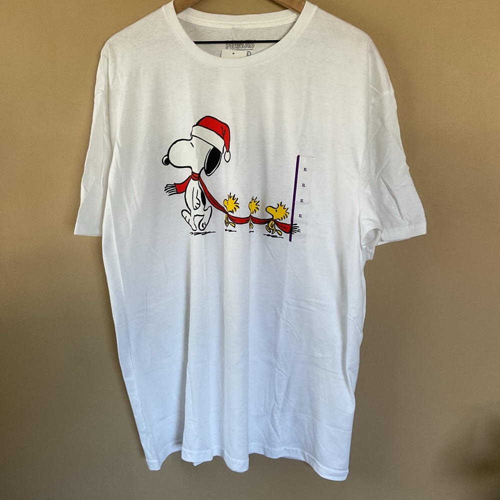 Peanuts Hybrid Apparel Snoopy Graphic T-Shirt Size XL NWT